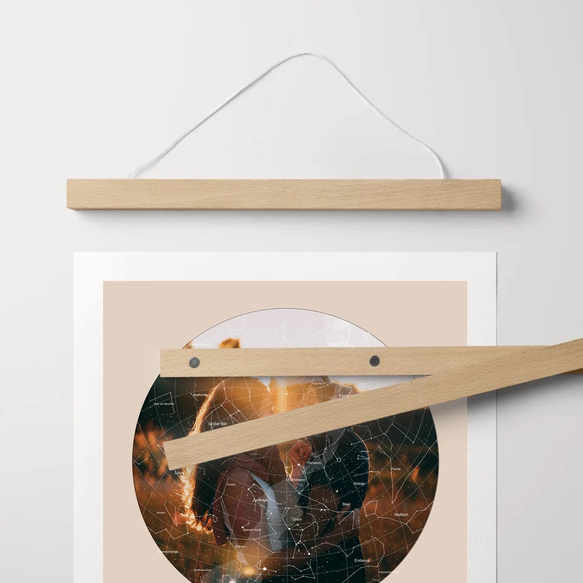 Poster-Holzleiste-MockUp-CloseUp-Holz