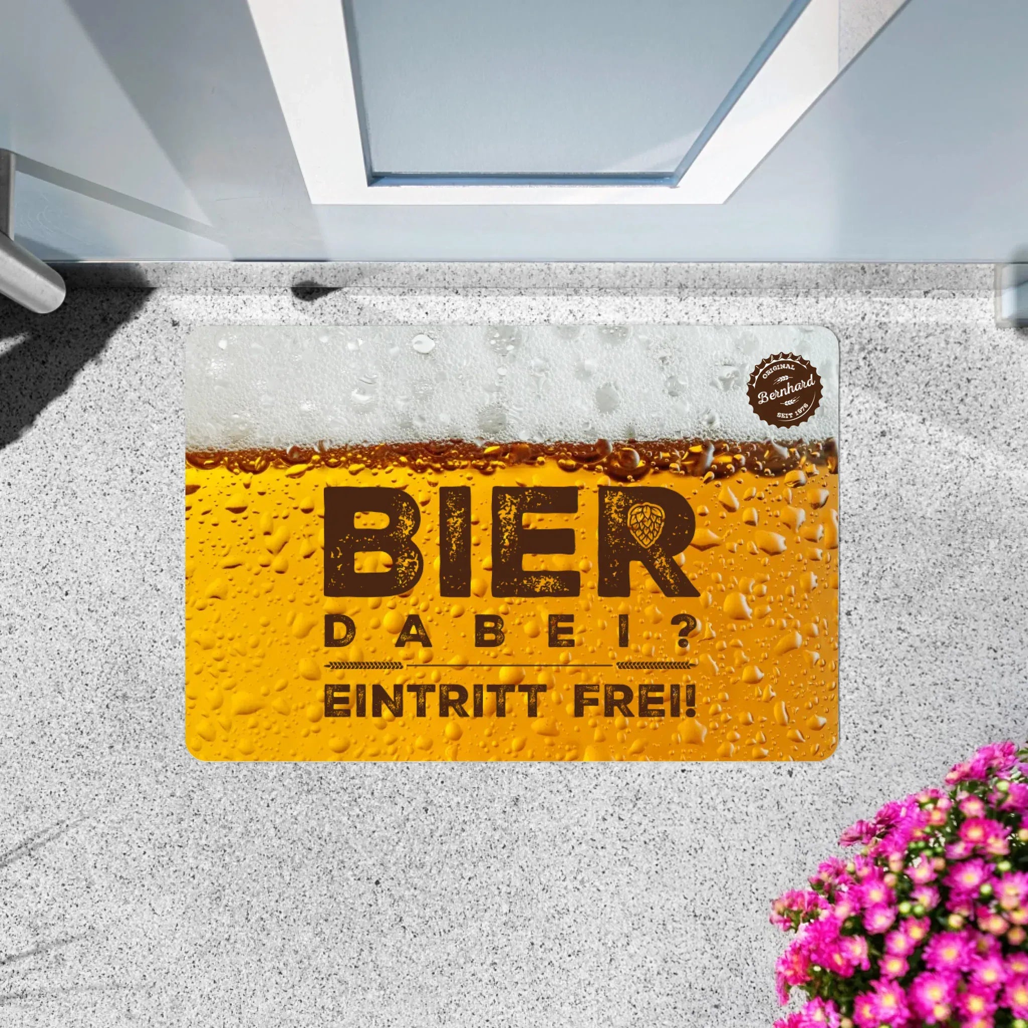 Fußmatte "Bier dabei? Eintritt frei!" - Fußmatte Fußmatte / weiß / 60 x 40 cm von Schmidt Digitaldruck GmbH