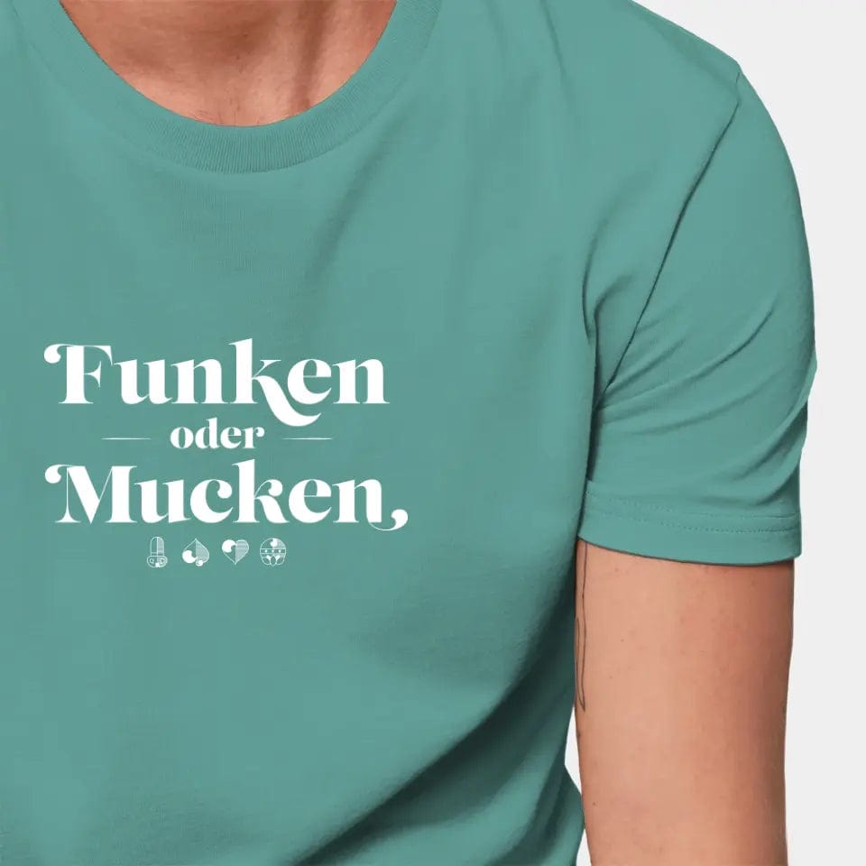 Personalisiertes T-Shirt "Watten - Funken oder Mucken" - Customizer Stanley/Stella Creator / teal monstera / XXS von TeeInBlue