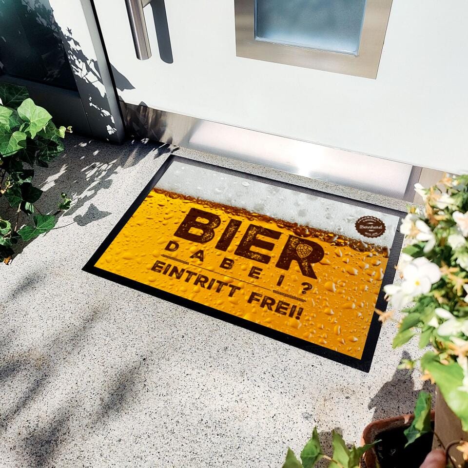 Fußmatte "Bier dabei? Eintritt frei!" - Customizer von TeeInBlue