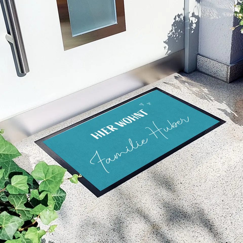 Fußmatte "Hier wohnt" - Customizer von TeeInBlue